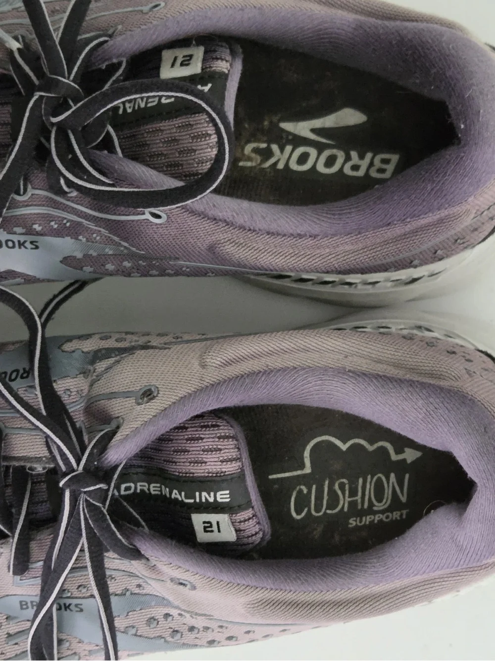 Brooks Men’s Adrenaline 21 GTS Running Shoes Gray Purple Size 11 Worn